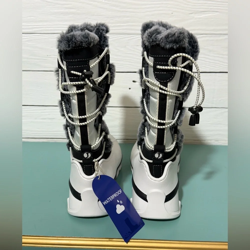 NEW, Never Worn, Jambu
Women's Fuji Water Resistant Boots size 7 - Picture 4 of 5